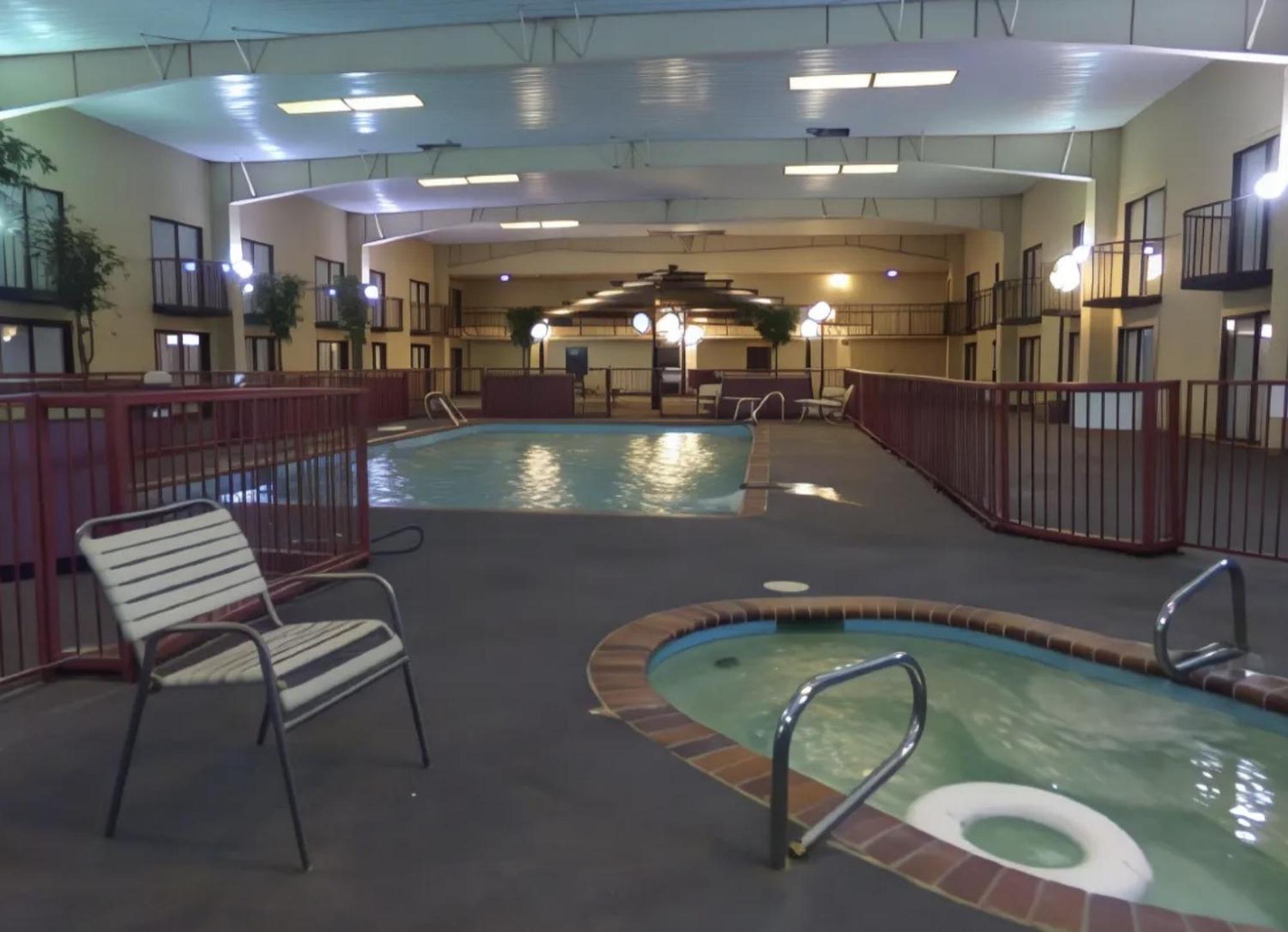 Regency Inn & Suites Altus Bagian luar foto