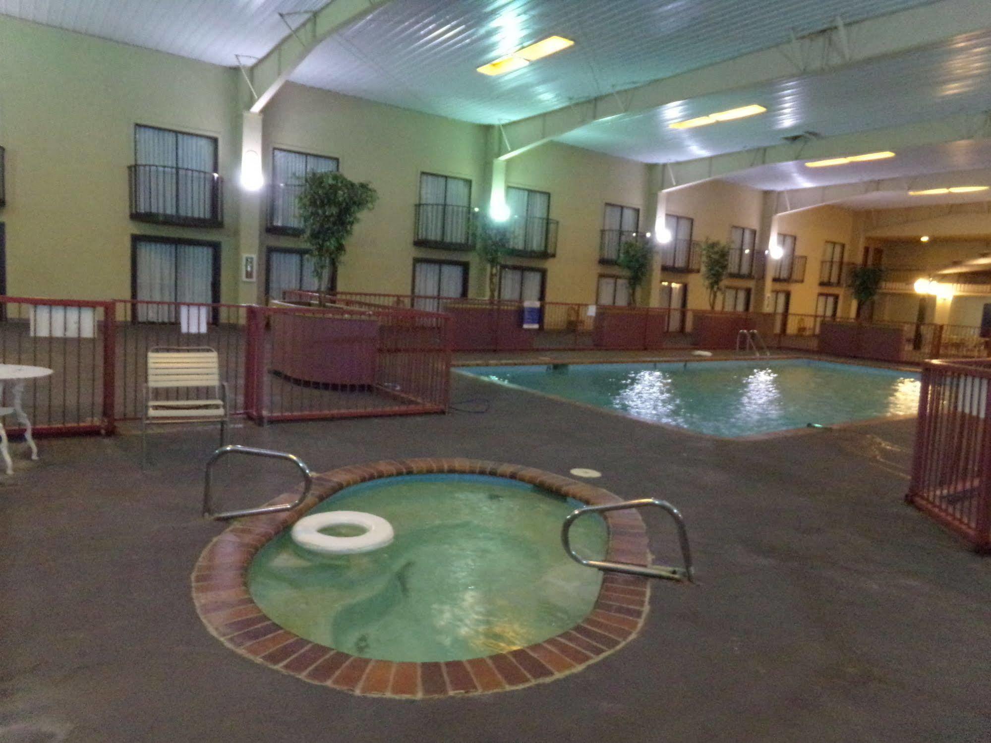 Regency Inn & Suites Altus Bagian luar foto